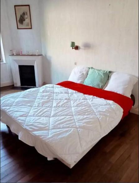 Chambre Tout Equipee Apartamento Lacroix-sur-Meuse Exterior foto